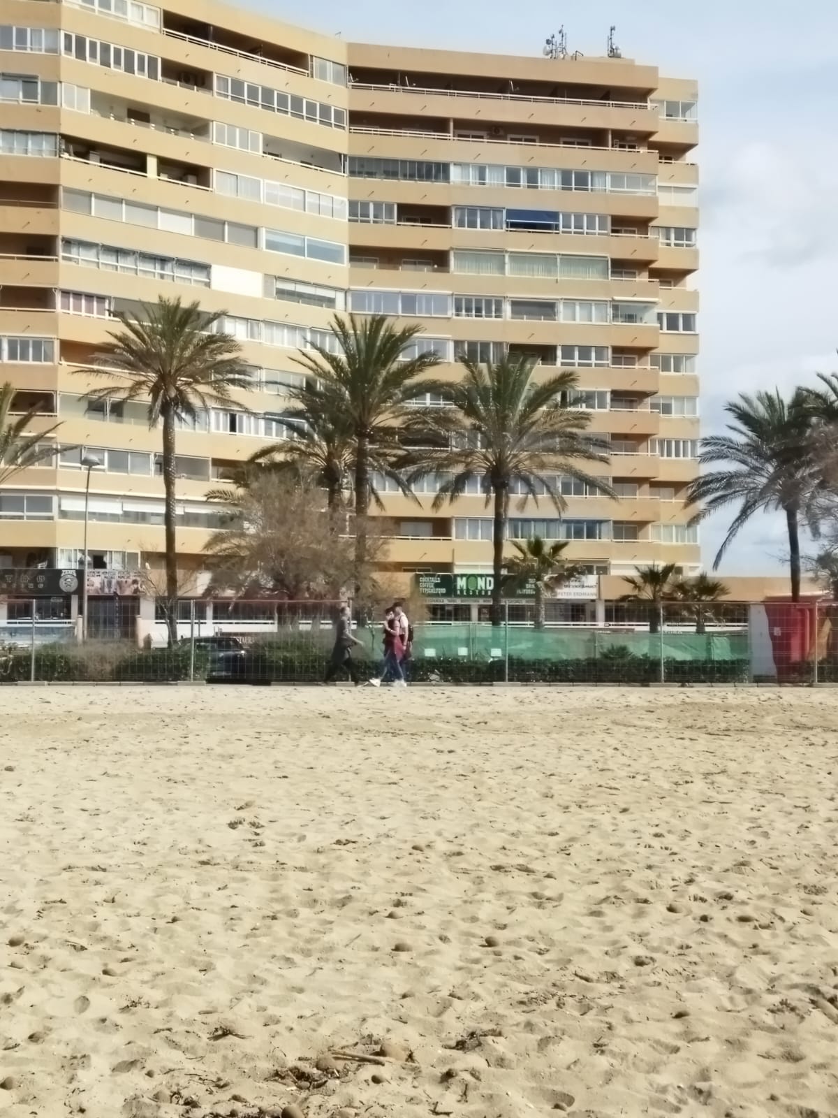 Gran oportunidad. Traspaso Restaurante Italiano. En primera línea de playa, zona El Arenal. 450 m²
