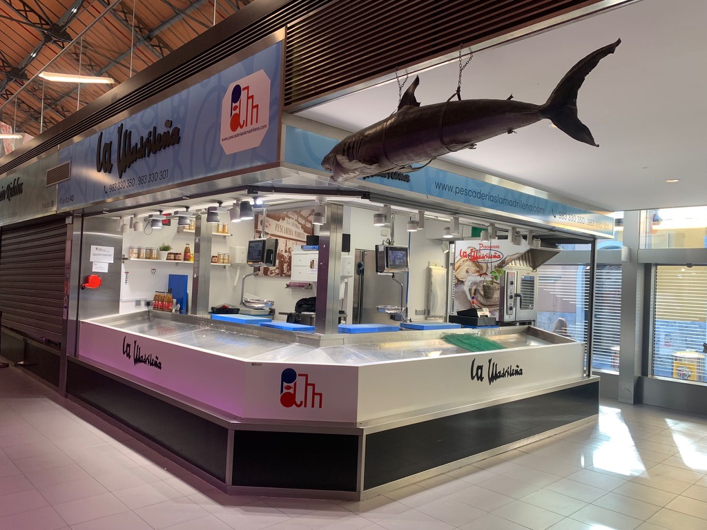 Pescadería La Madrileña en Mercado del Val, Valladolid Centro